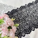 Mildy strechable black chantilly