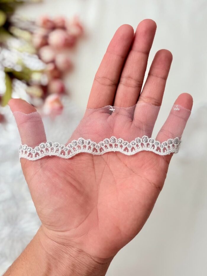 White silver dots net edge - Image 2