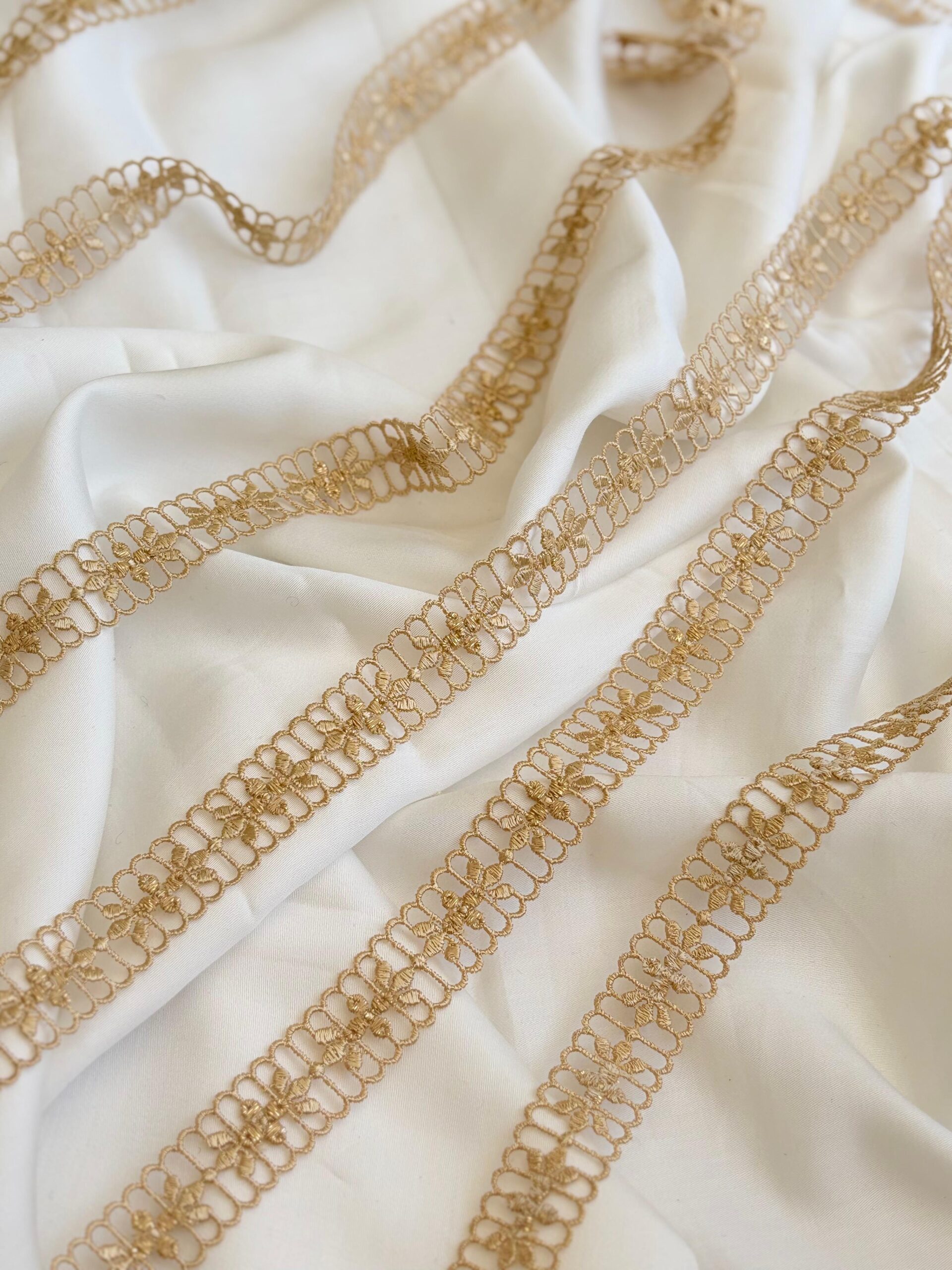 Elegant gold edge